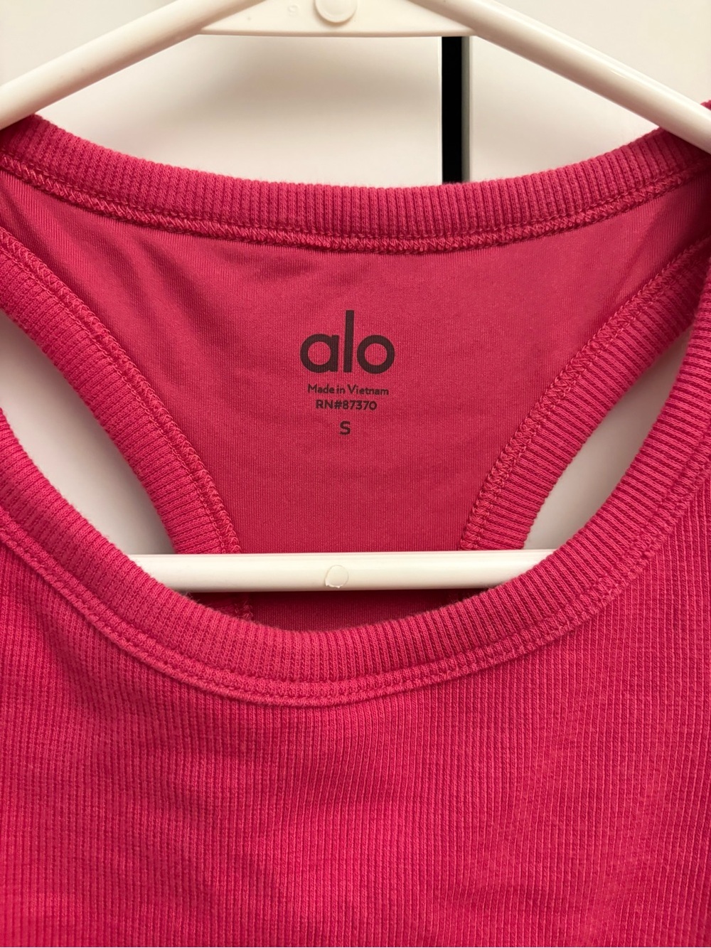 Like New Alo Yoga Aspire Ribbed Tank in Magenta Pink - Picture 3 of 4